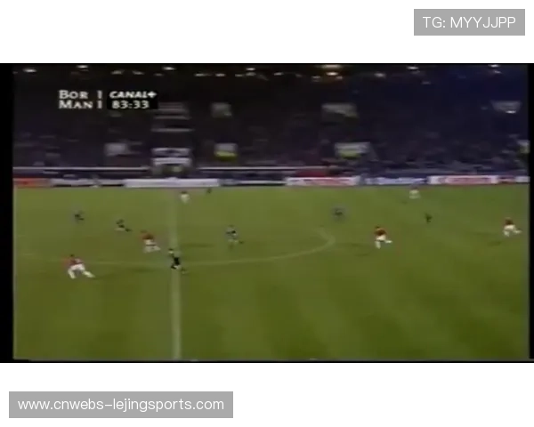 谢什科：我踢足球是从门将起步的，那时就想带球冲过全场进球